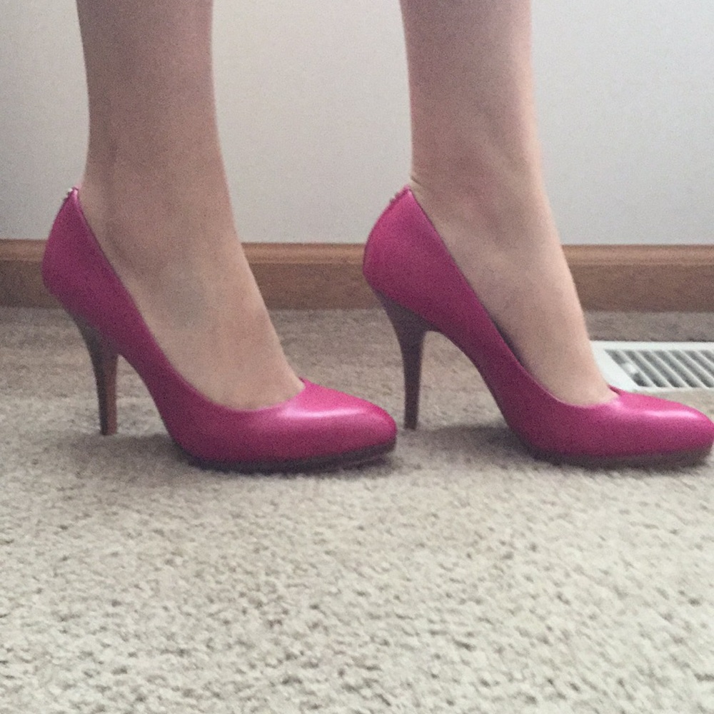 Coach Fuchsia leather Wooden heel.